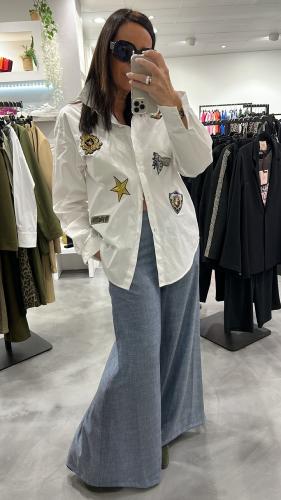 Chemise blanche oversize à écusson 51034219