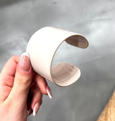 Bracelet manchette beige