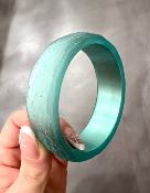 Bracelet jonc bleu givré