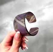 Bracelet manchette violette