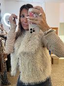 Veste fausse fourrure sans manches beige 52420299 MM 