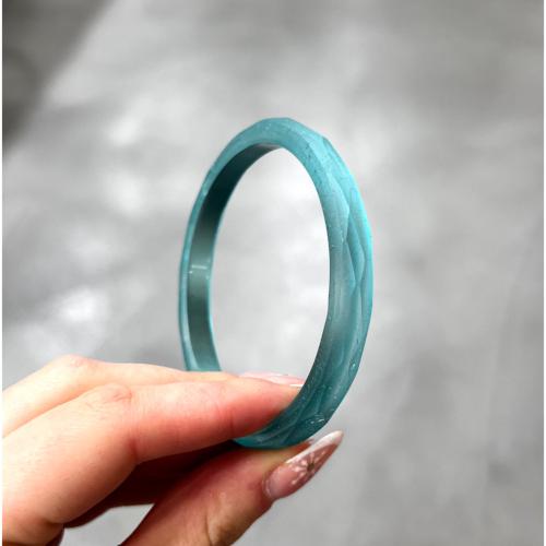 Bracelet petit jonc bleu givré
