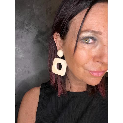 Boucles Oreilles donut beige carré
