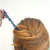Pic à cheveux torsadé acétate de cellulose bleu
