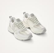 Baskets monogrammes JILLIAN blanc et gris à semelle rétro running BK2811 VW
