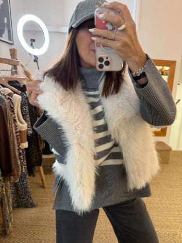 Veste fausse fourrure sans manches blanche 52420299MM 