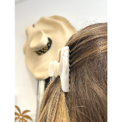 Pince à cheveux en acétate de cellulose beige et blanc
