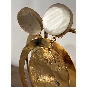 Boucles Oreilles métal doré.