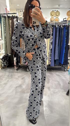 Pantalon fluide bleu marine et blanc POZO