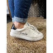 Baskets à lacets blanc et noir Isabella 