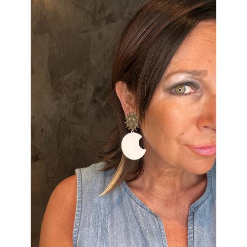 Boucles Oreilles lune et soleil blanc métal argent 1.b