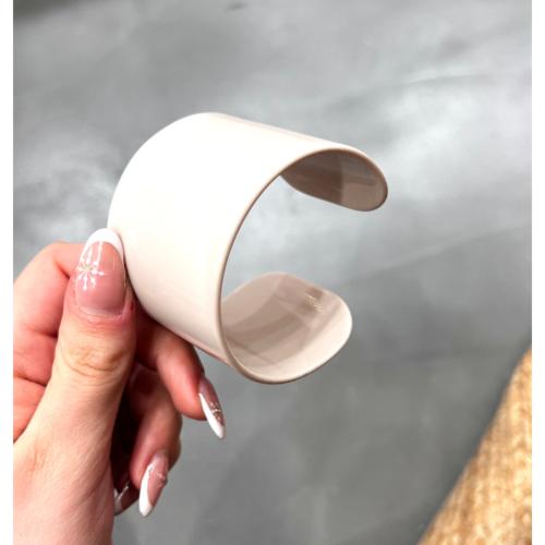 Bracelet manchette beige