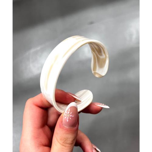 Bracelet manchette acétate écru