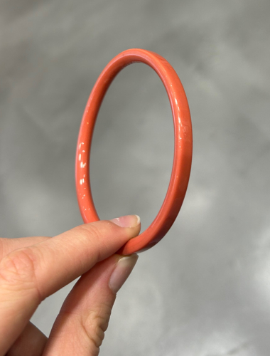 Bracelet jonc plat mini corail