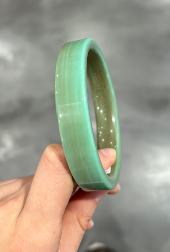 Bracelet jonc vert nuancé