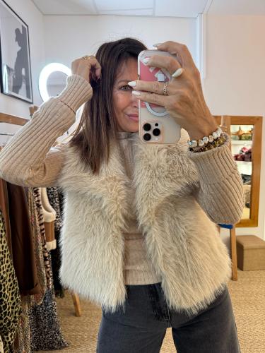 Veste fausse fourrure sans manches beige 52420299 MM 