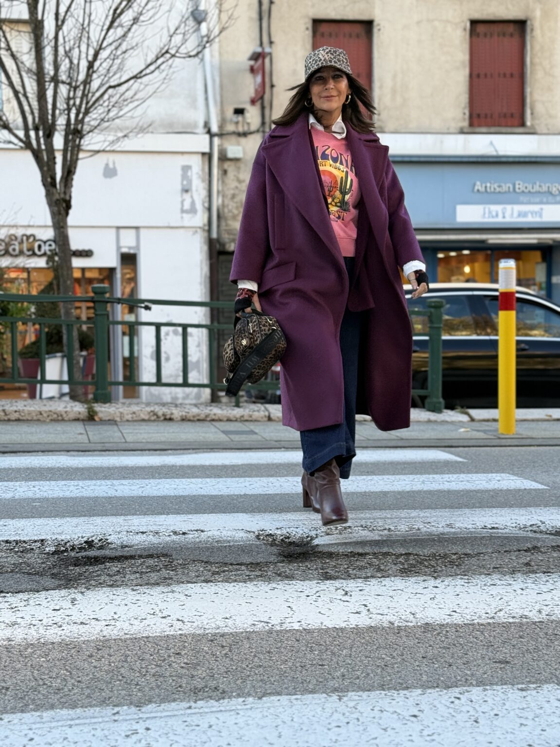 look manteau bordeaux sweat rose jean bleu mhj lpe souvenir.6