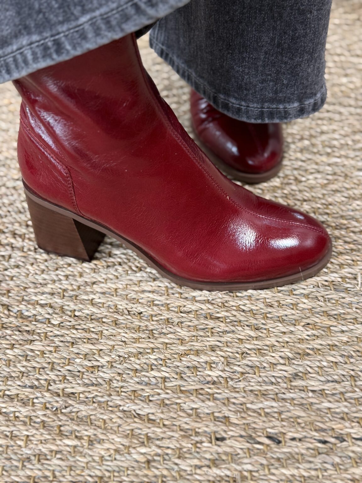 bottines en cuir bordeaux à talon bloc