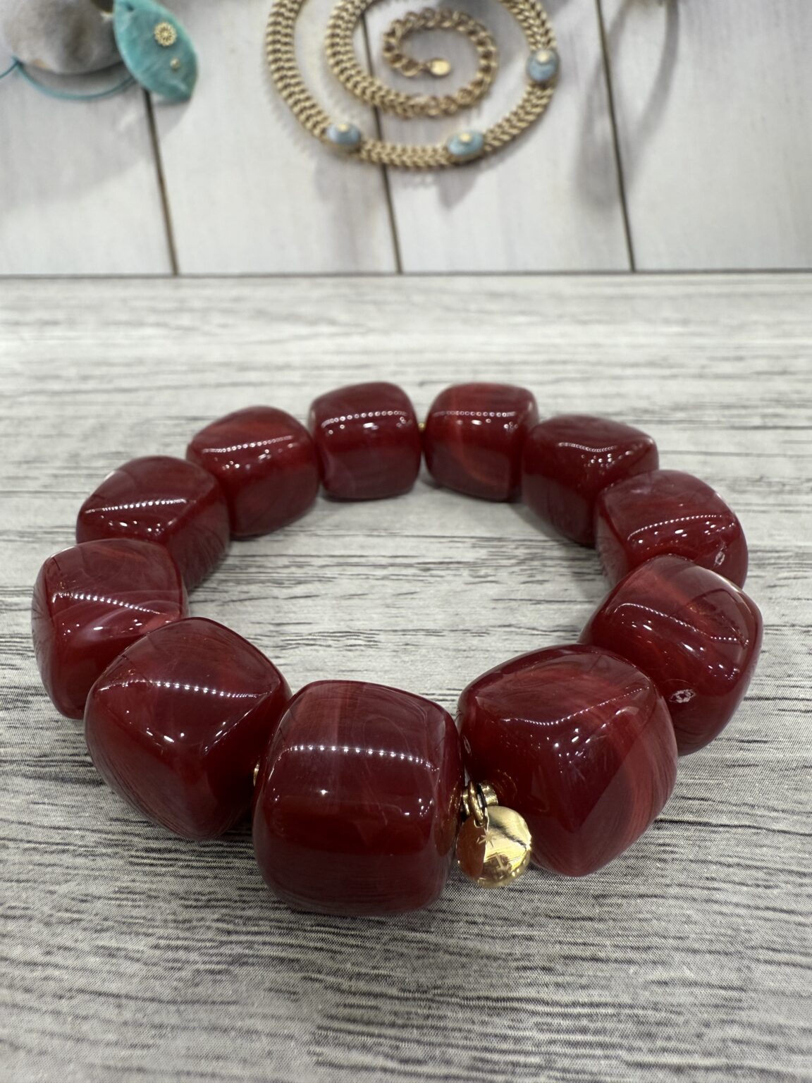 bracelet avec perles en résine marron glacé