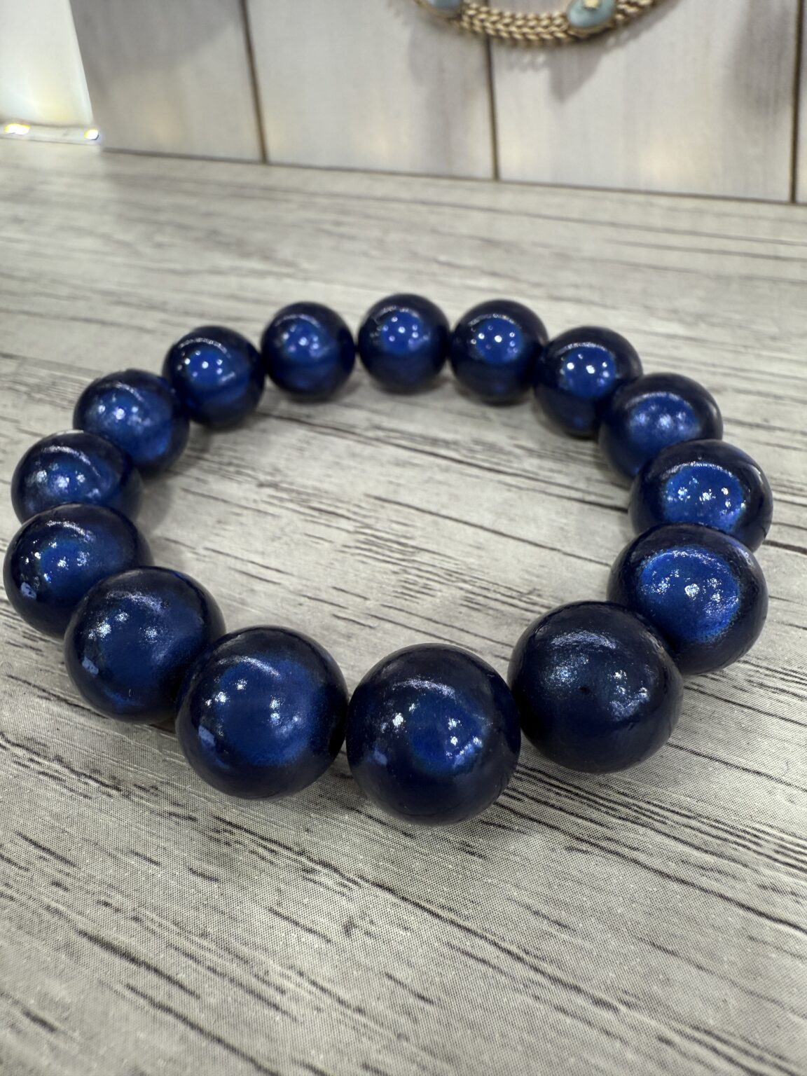 bracelet perles en résine bleu