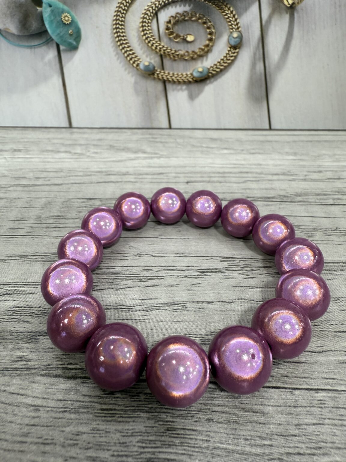 bracelet perles en résine violet foncé (copie)