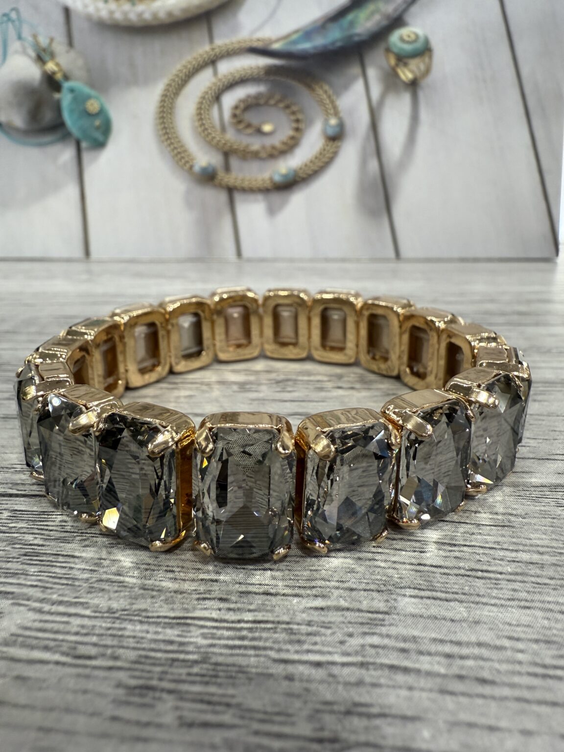 bracelet forme rectangle en cristal gris