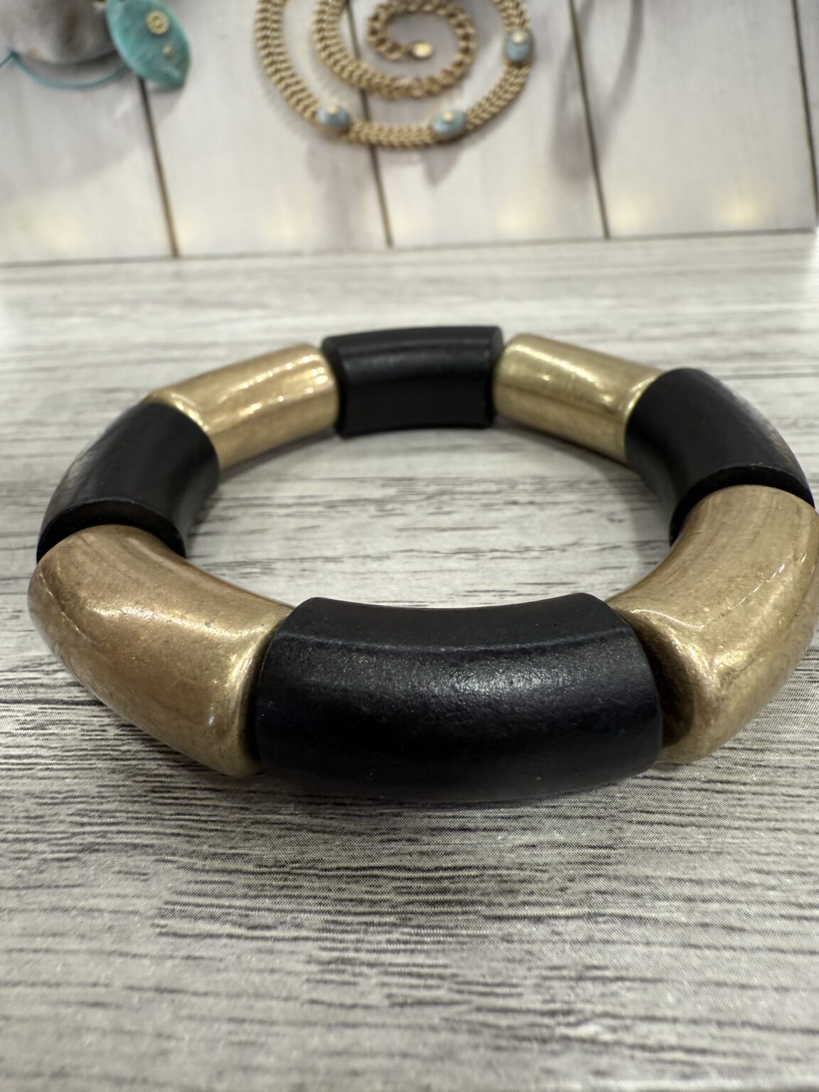 bracelet tube acrylique bois noir et doré mat