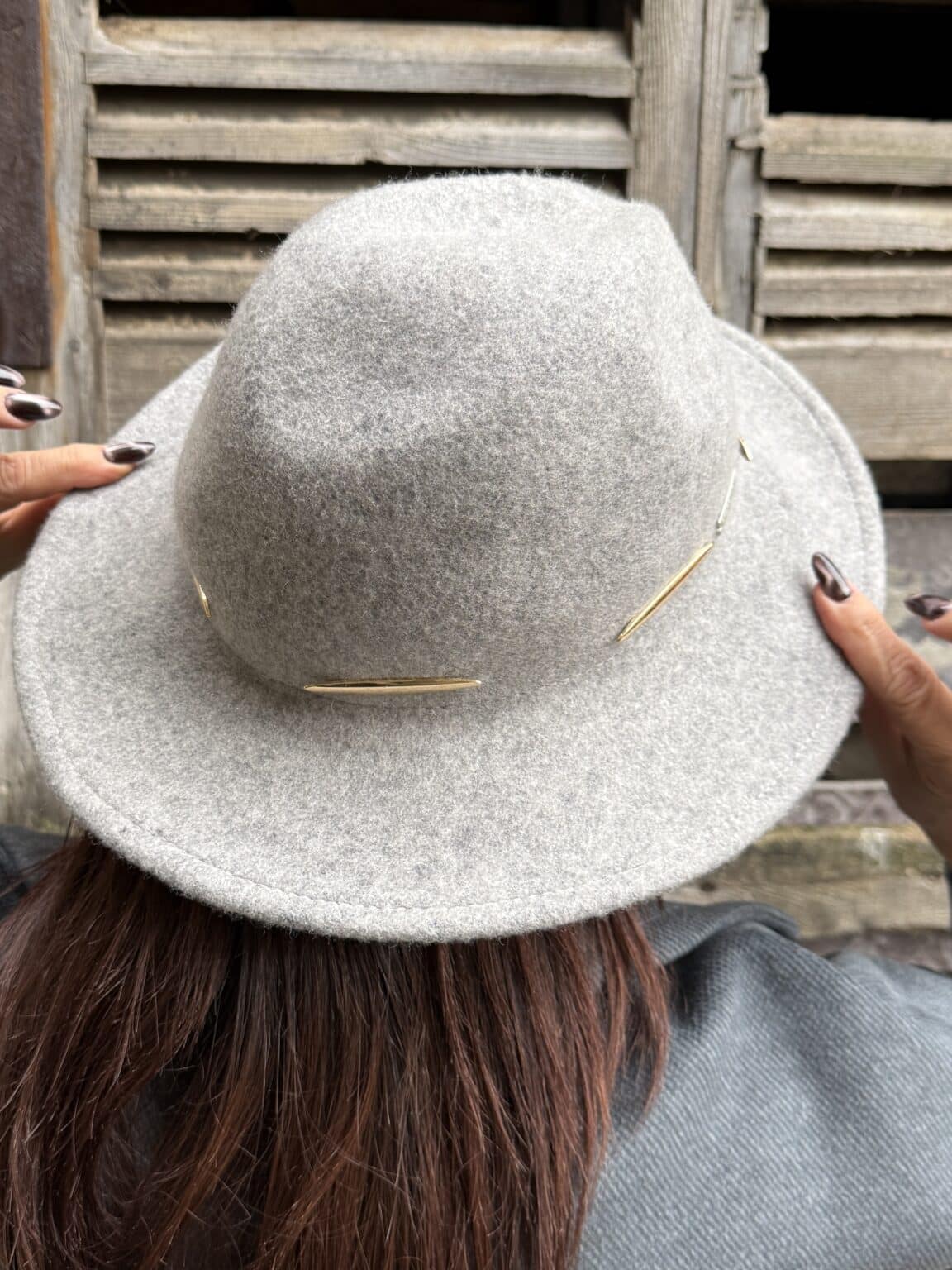 chapeau fedora gris