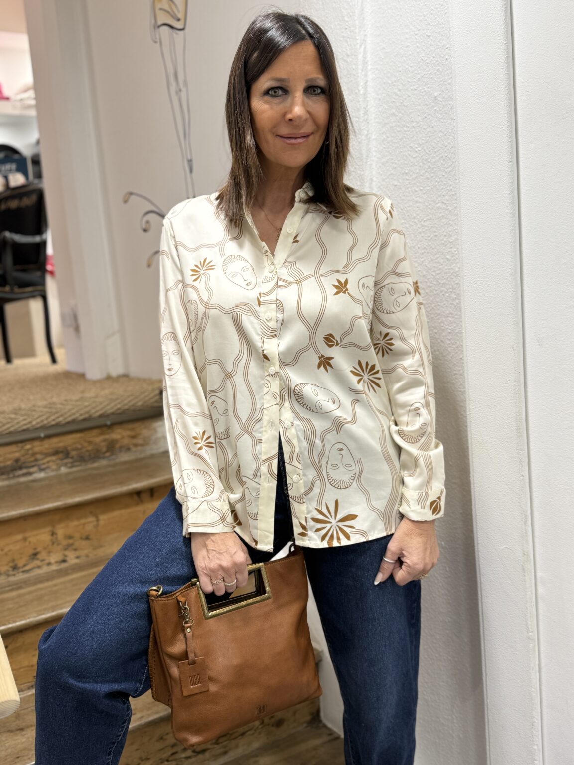 chemise imprimée visage & fleurs