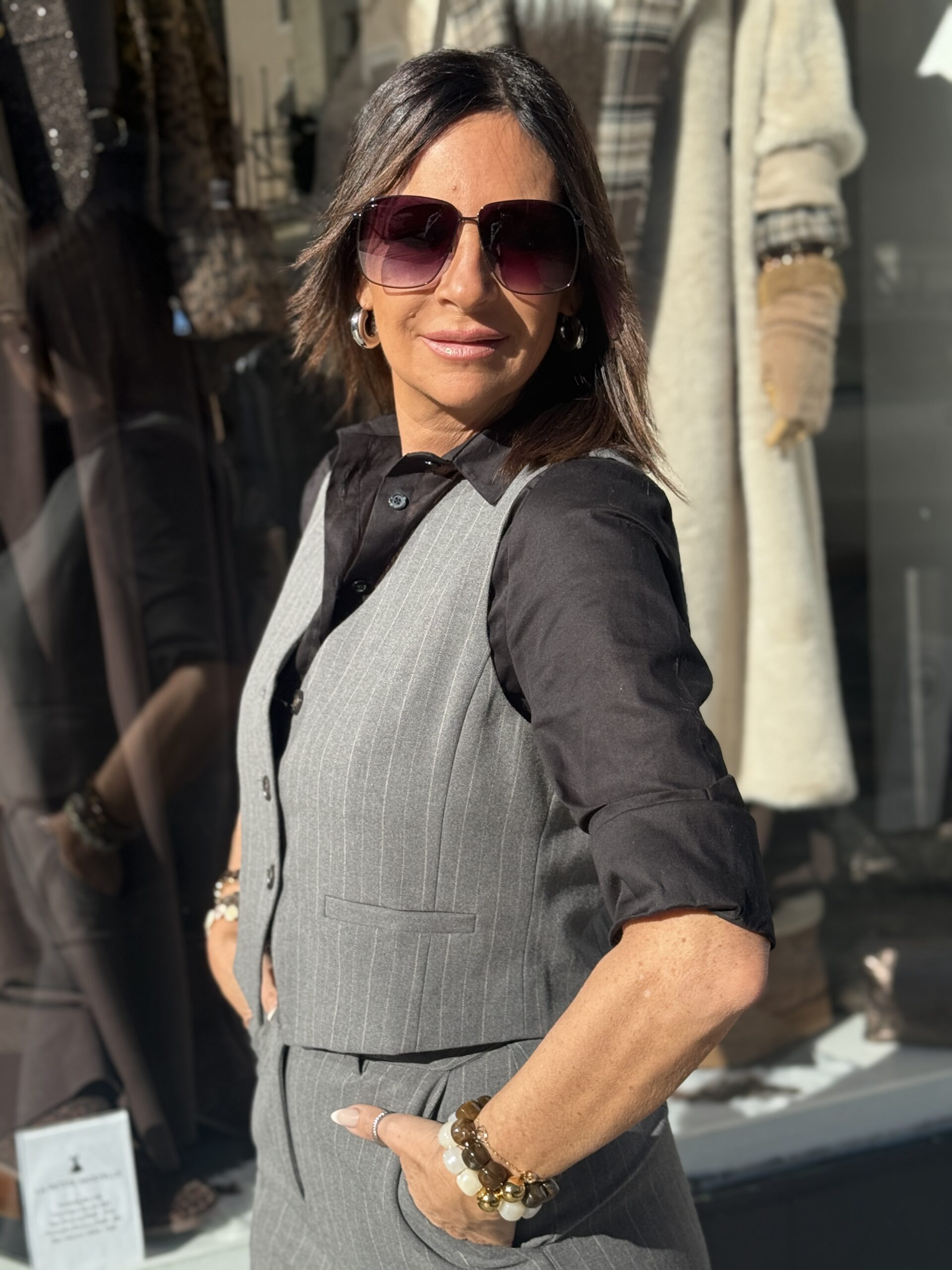 gilet de barman à fine rayure gris