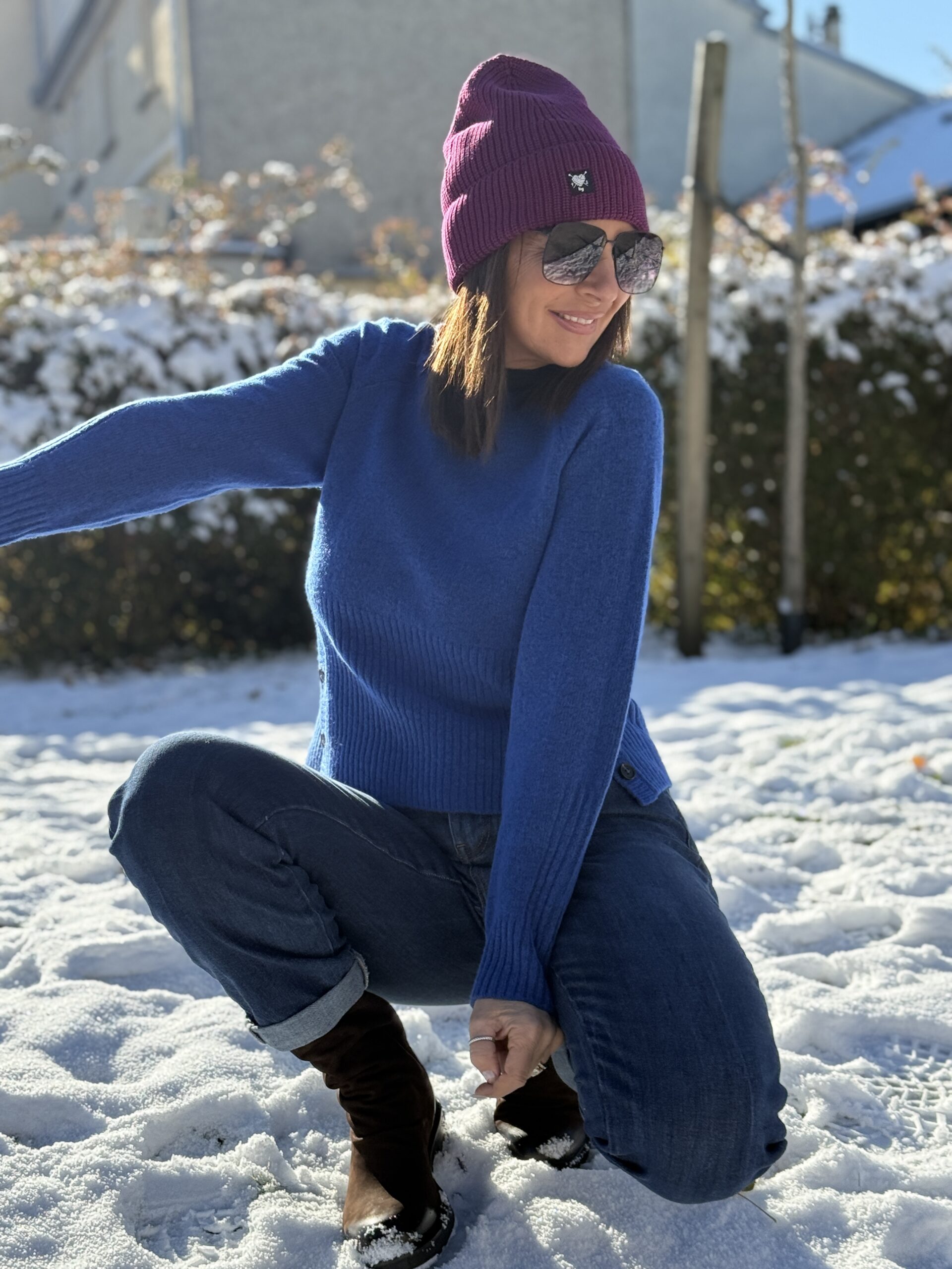 pull avec boutons bleu cobalt