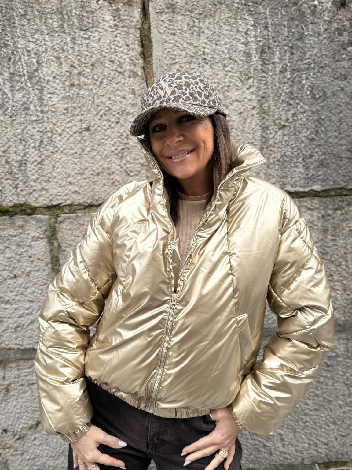 doudoune courte métallisée dorée