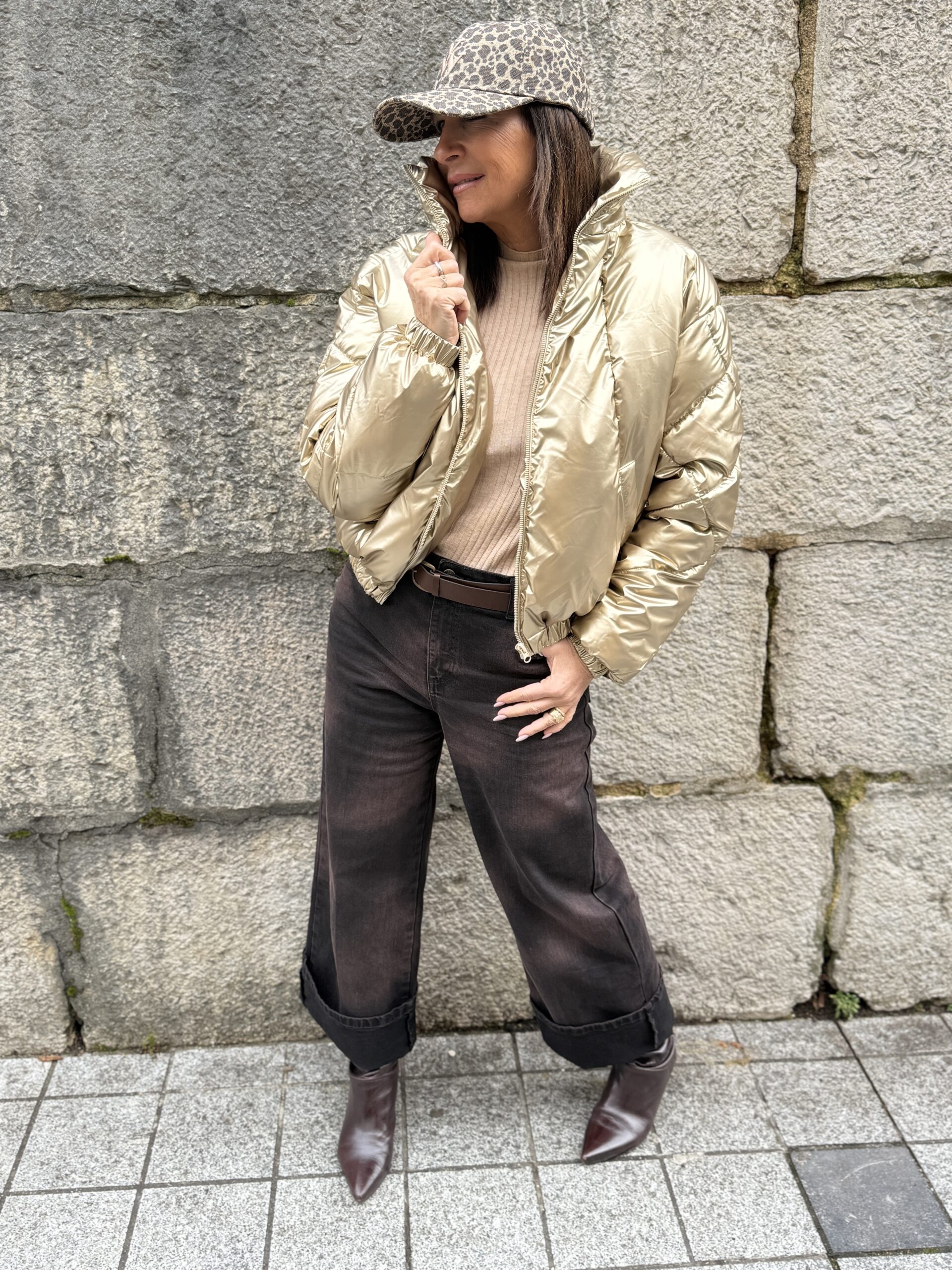 doudoune courte métallisée dorée