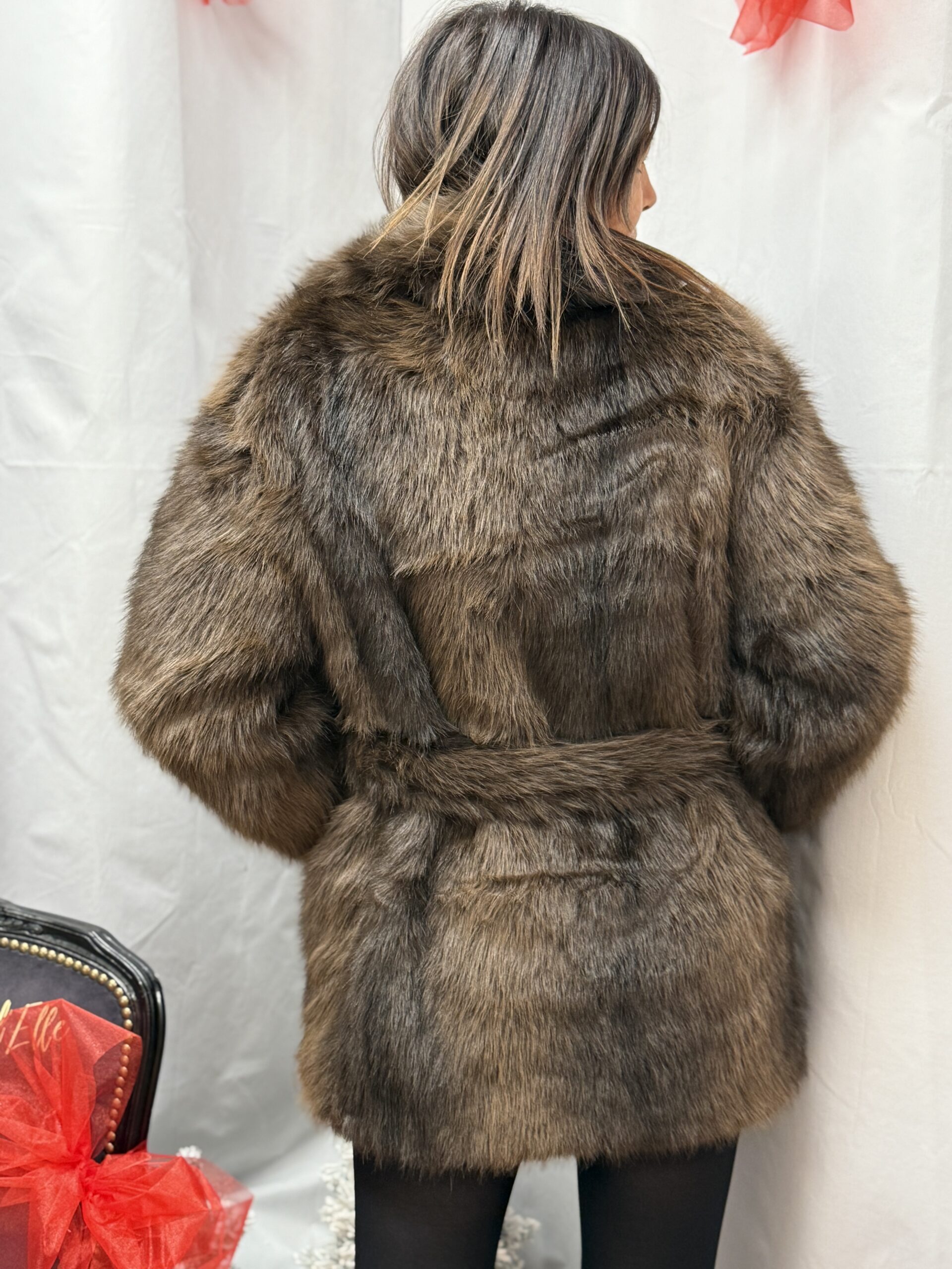 veste ceinturé fausse fourrure marron