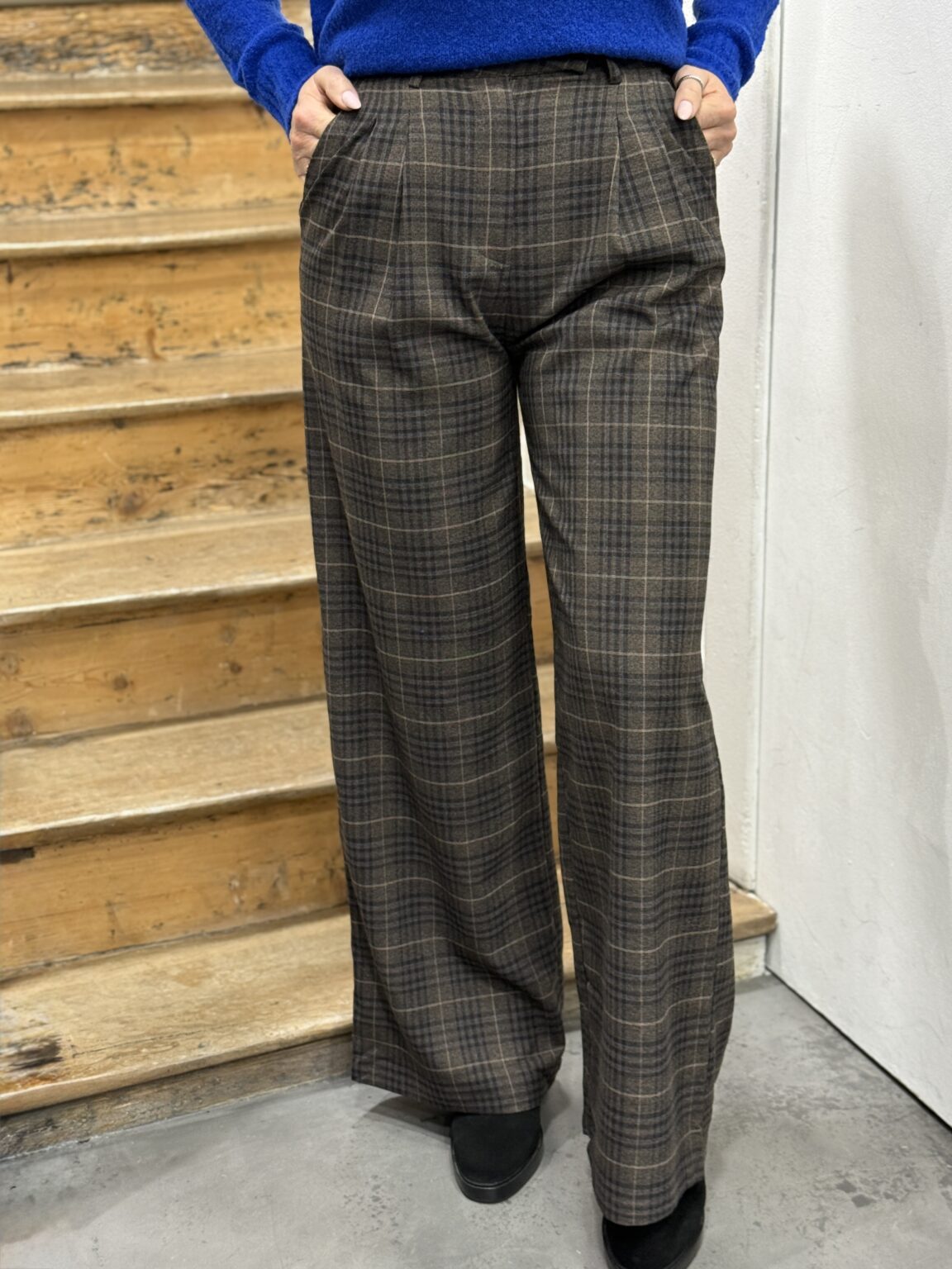 pantalon droit à pinces carreaux