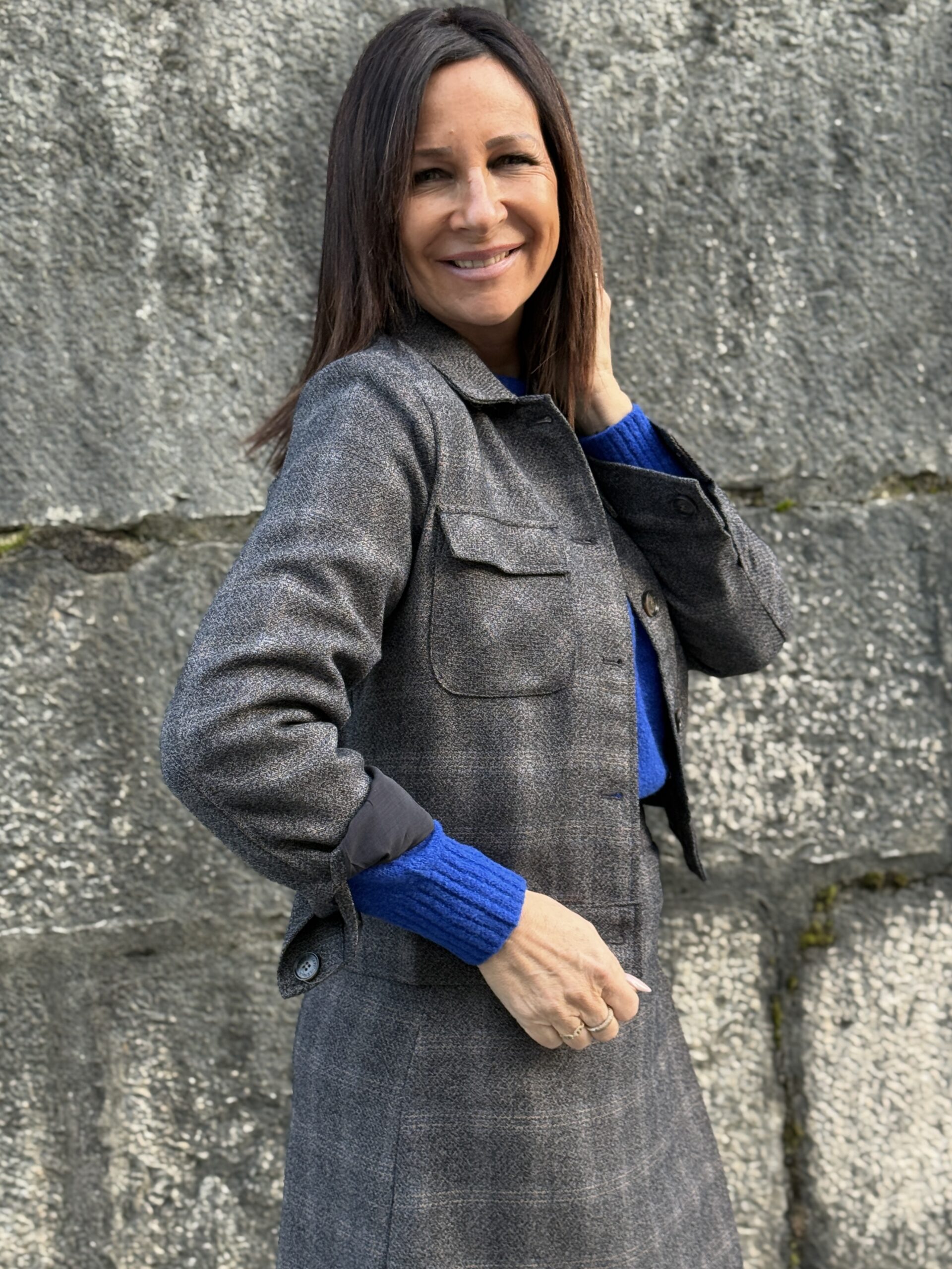 veste à carreaux gris et bleu