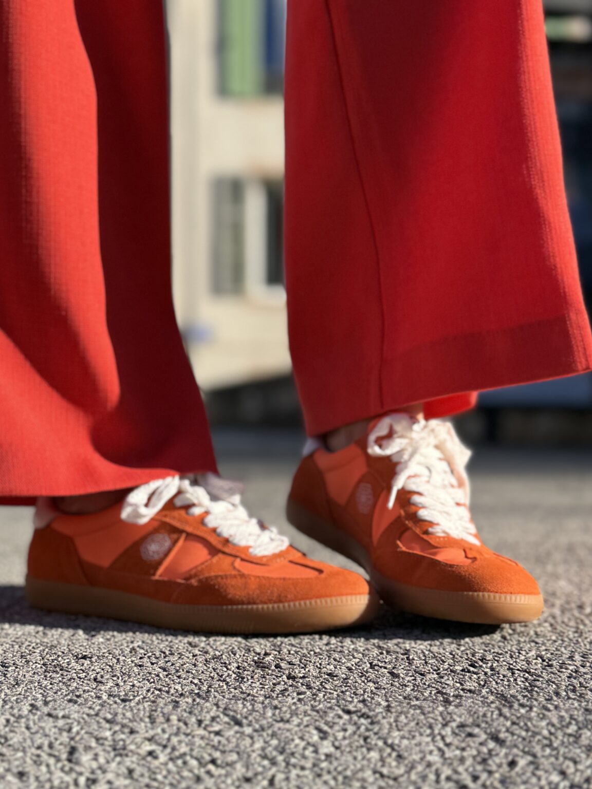 baskets en cuir suédé à lacets dentelle orange