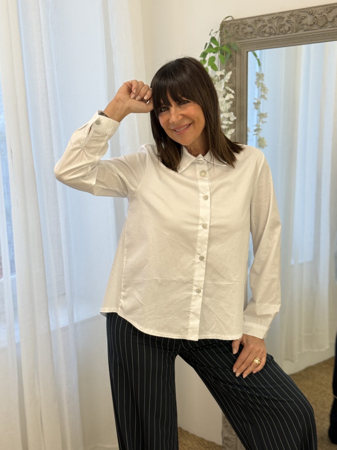 chemise oversize blanche boutons bijoux