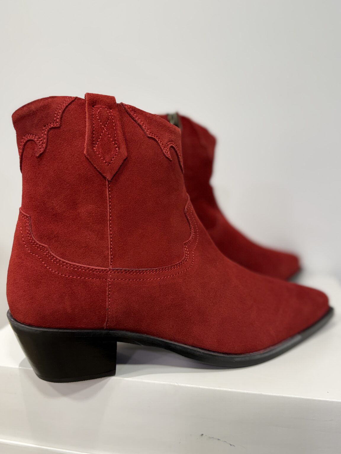 bottines werstern cuir suédé rouge