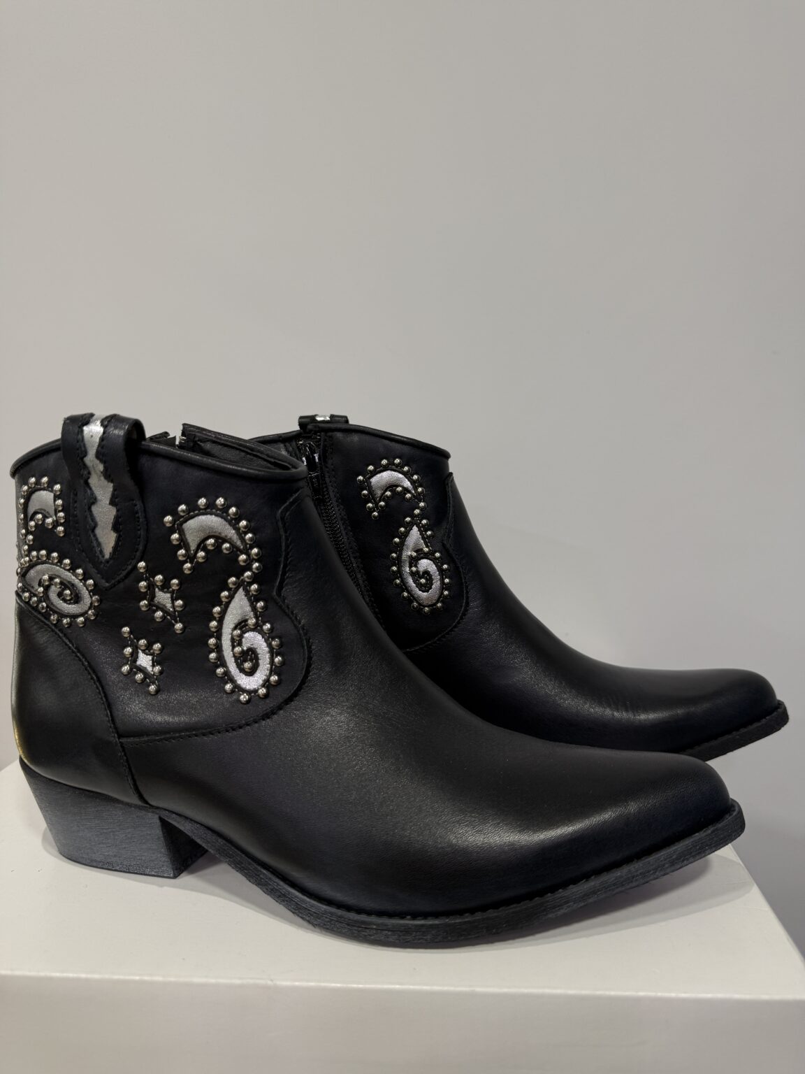 bottines werstern cuir lisse et argent