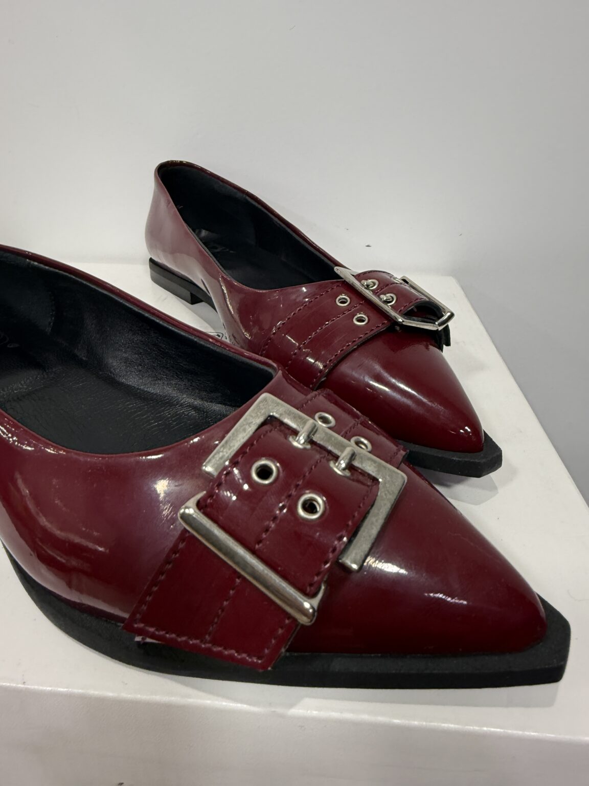 ballerines plates lisse bordeaux à boucles