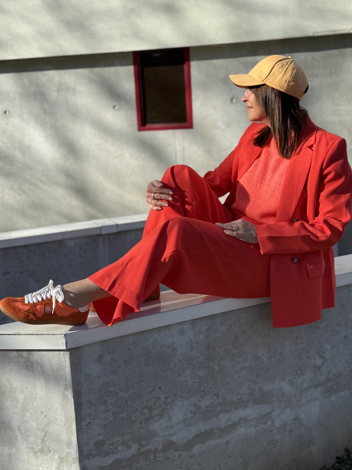 look rouge affirmé 1 sporty chic