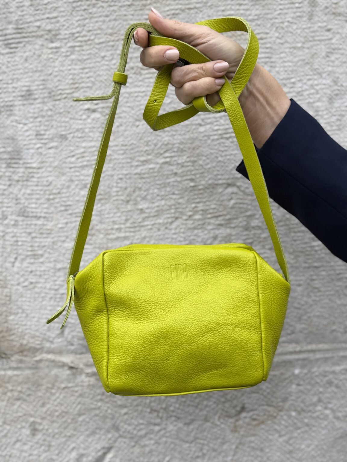 sac bandoulière en cuir vert acidulé