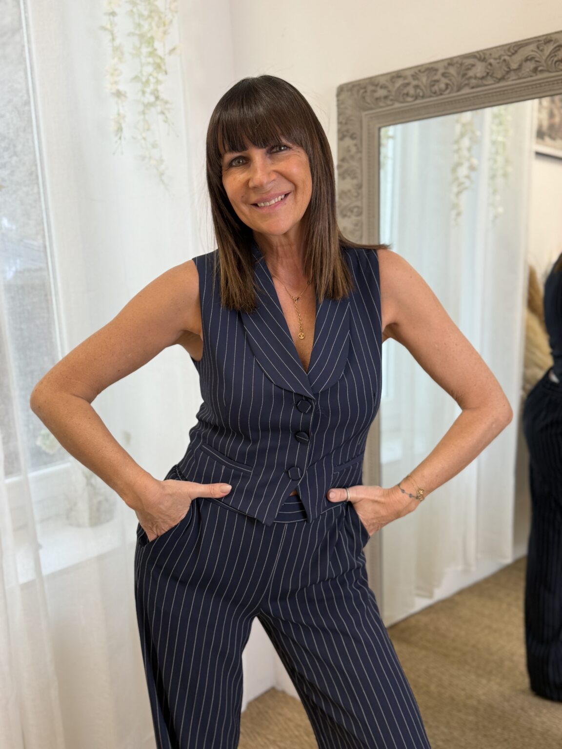 gilet tailleur sans manches à fines rayures bleu marine imperial lc28laf