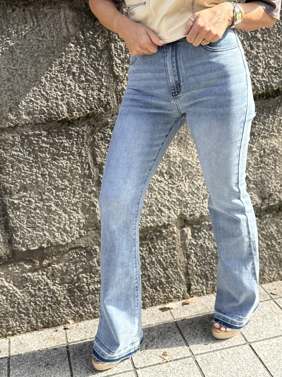 jean flare en denim bleu clair effet délavé muchmoney