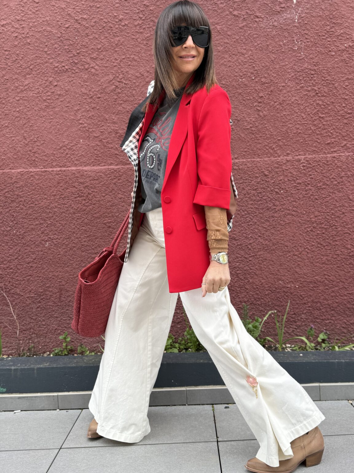 look rouge et carreaux en liberté