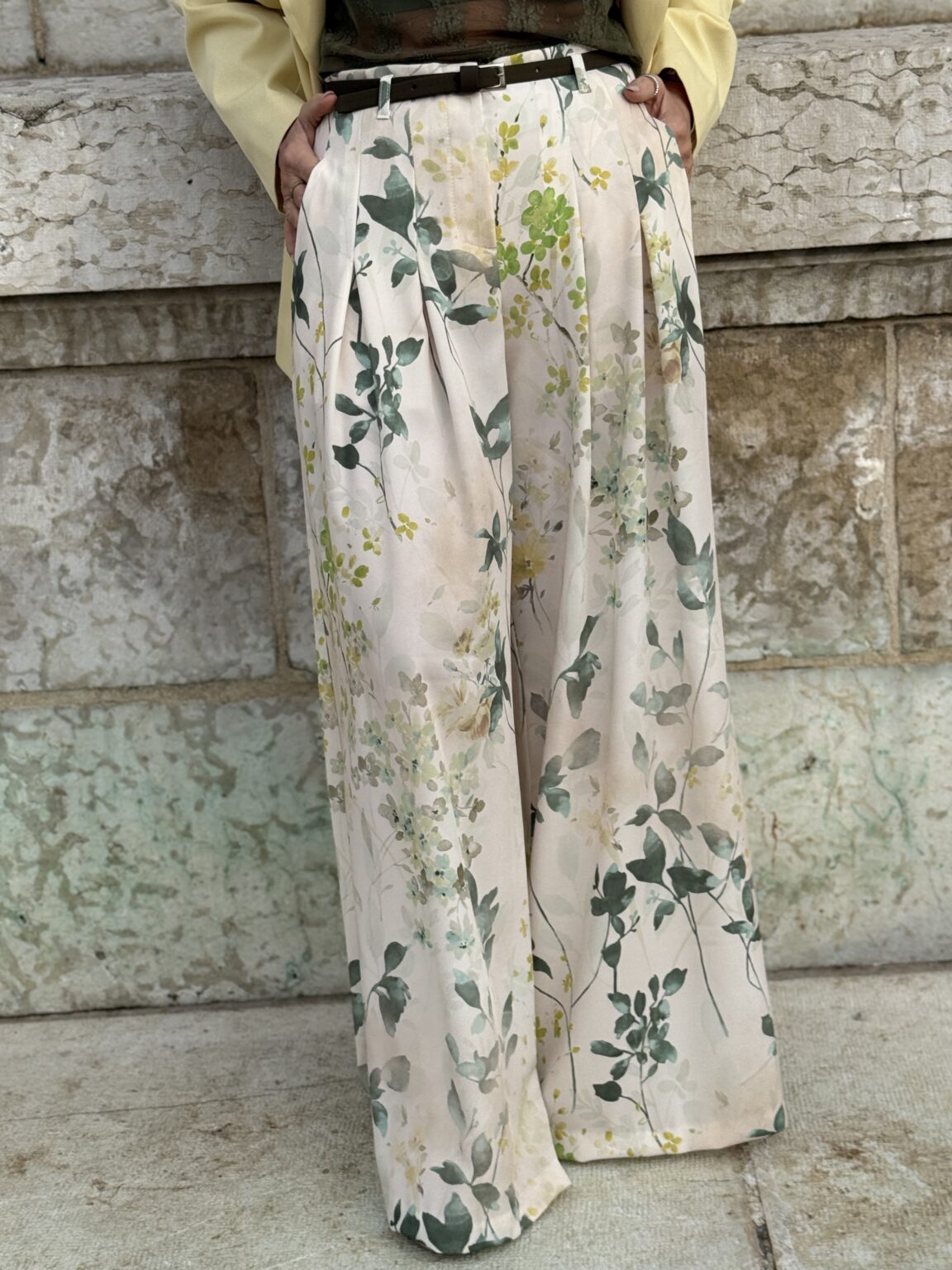 pantalon à pinces large fluide ceinturé imprimé florale impÉrial