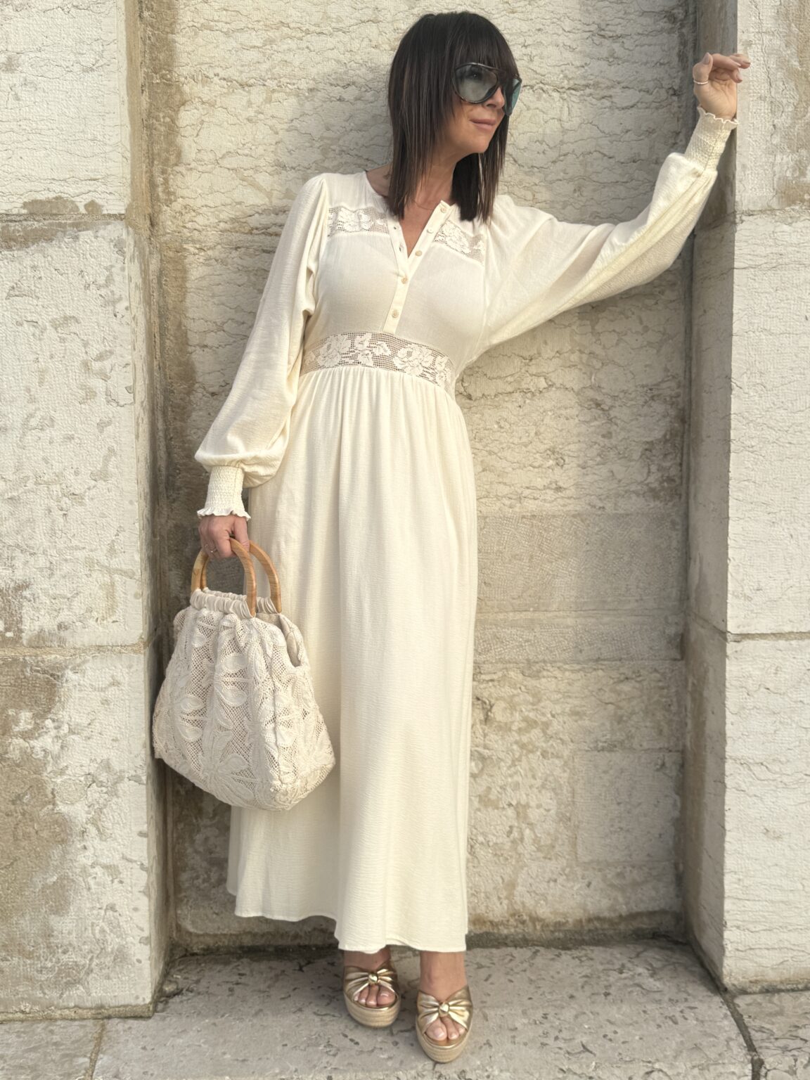 robe longue bohème écru à détail dentelle