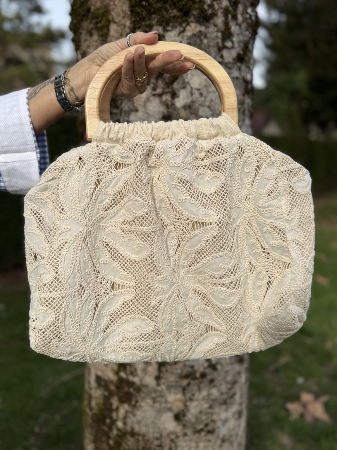 sac à main en dentelle crochet anse bois philia loft