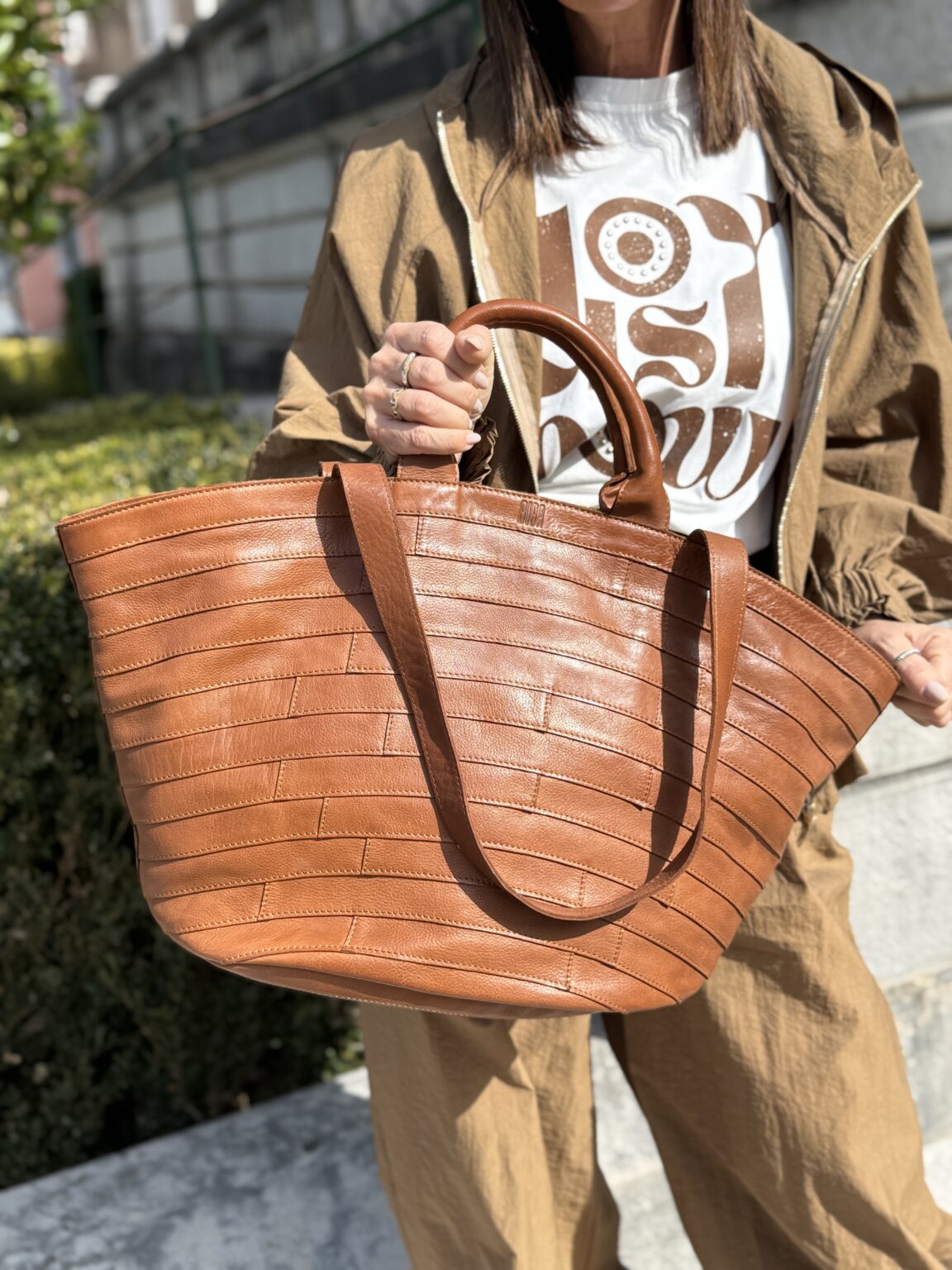 sac bandoulière en cuir tressé camel lewisburg biba